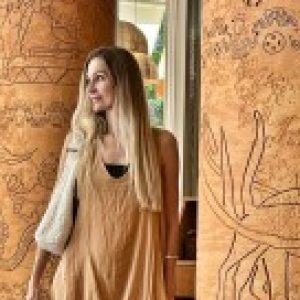 Anna G — CEO